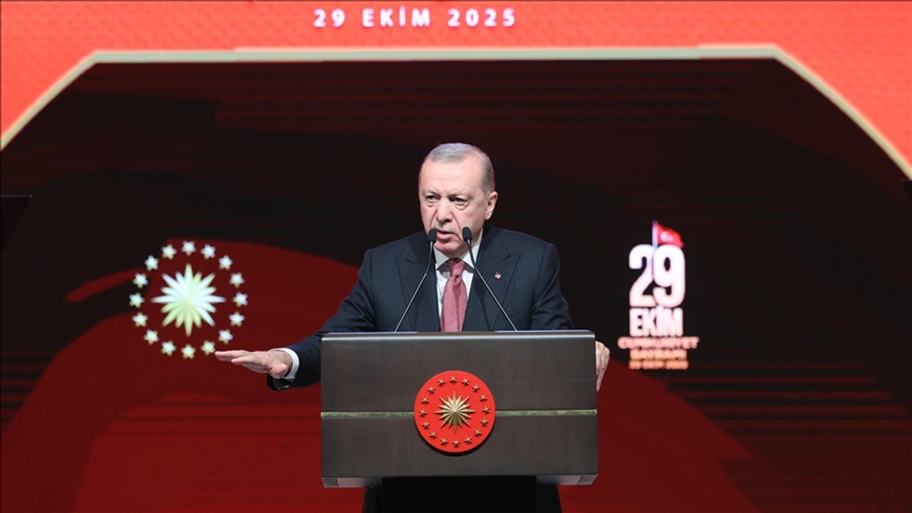 Cumhurbaşkanı Erdoğan: 'Sadece ülkemizin değil, medeniyet coğrafyamızın tamamına huzur ve istikrar getirecek Türkiye Yüzyılı'nın kilometre taşlarını döşemeye devam ediyoruz'