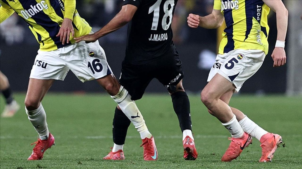 Fenerbahçe, Süper Lig'de yarın derbide Beşiktaş'a konuk olacak