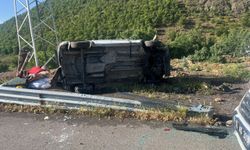 Bingöl'de takla atan hafif ticari araçtaki 5 kişi yaralandı