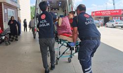 Bursa'da bacağına korkuluk demiri saplanan çocuk yaralandı