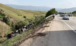 Elazığ'da tır ile otomobilin çarpıştığı kazada 1 kişi öldü, 2 kişi ağır yaralandı