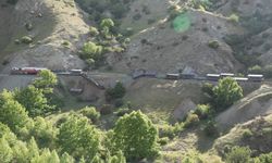 Elazığ'da yük treninin 5 vagonu raydan çıktı