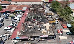 Erzincan Belediye Başkanı Aksun, yangında zarar gören esnafı ziyaret etti