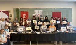 Eyüpsultan'daki öğretmenlerden Gazze'ye resimli destek
