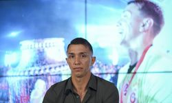 Galatasaray'ın efsane kalecisi Muslera, sarı-kırmızılı kulübe veda etti: