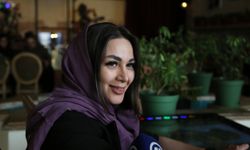 Garsonları robotlar olan Tahran'daki restoran, müşterilerine alışılmışın dışında bir deneyim sunuyor