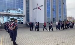 GÜNCELLEME - Edirne ve Kırklareli'nde masaj salonlarına düzenlenen operasyonda yakalanan 10 şüpheliden 6'sı tutuklandı