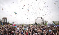 İstanbul'da kanseri yenen çocuk için gökyüzüne balonlar bırakıldı