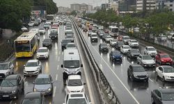 İstanbul'da yağışın da etkisiyle trafik yoğunluğu yüzde 81'e ulaştı