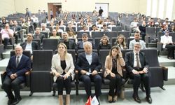 Kırklareli'nde "21. Yüzyılda İnsana Dokunan Hizmetler" konferansı düzenlendi