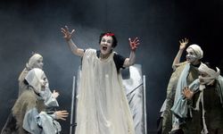"Medea Material" oyunu St. Petersburg sahnelenecek