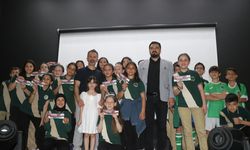 Rize'de müzikle matematiği sevdiren öğretmen ortaokul öğrencilerine konser verdi