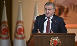 TBMM Başkanı Kurtulmuş, Meclis'te gençleri ağırladı:
