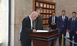 TÜRK-İŞ Genel Başkanı Atalay ve beraberindeki heyet Anıtkabir'i ziyaret etti