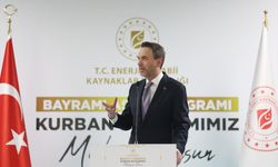 Enerji ve Tabii Kaynaklar Bakanı Bayraktar, Bakanlık personeliyle bayramlaştı: