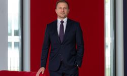 Akbank büyük dil modeli çözümleriyle aylık 1,3 milyon belgeyi işliyor