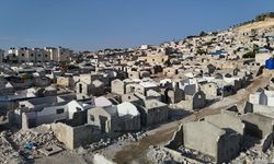 Baas rejiminin devrilmesinin ardından binlerce Suriyeli sivil evlerine dönmeye devam ediyor