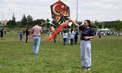 Bağımlılıkla mücadeleye dikkati çekmek için uçurtmalar gökyüzünde süzüldü