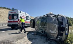 Kocaeli'de takla atan otomobildeki 5 kişi, kazadan yara almadan kurtuldu