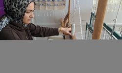 Sakarya'da kadınlar, doğal kumaş dokumacılığı sayesinde bütçelerine katkı sağlıyor