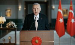 Cumhurbaşkanı Erdoğan: "Tüm vatandaşlarımın, gönül coğrafyamızda ve dünyanın farklı ülkelerindeki her bir kardeşimin bayramını tebrik ediyorum."