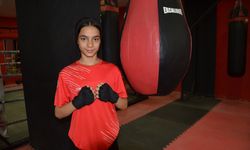 Türkiye şampiyonu 13 yaşındaki boksör Esila Yıldırım'ın hedefi Avrupa şampiyonluğu