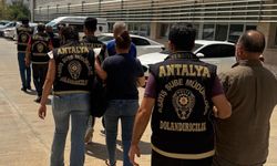 Antalya'da dolandırıcılık operasyonunda yakalanan 5 kişiden 2'si tutuklandı