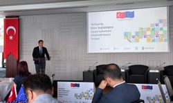 Antalya'da "İklim Değişikliği ve Ulaşım, İletişim Sektörü" konferansı yapıldı