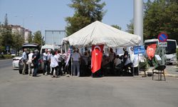 Diyarbakır'da bazı belediyelerde işten çıkarılan işçilerin eylemi sürüyor