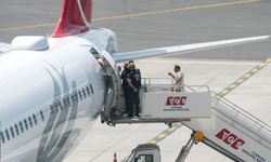 Hazreti Muhammed'in karikatür çizimini yayımlayan derginin yazı işleri müdürü gözaltına alındı