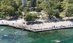 İstanbul'da sıcak havadan bunalanlar sahil ve parklarda serinledi