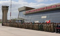 Pençe-Kilit Harekatı bölgesinde şehit olan askerler için Hakkari'de tören düzenlendi