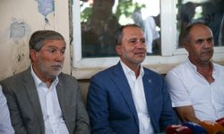 Yeniden Refah Partisi Genel Başkanı Erbakan, Bursa'da orman yangınından etkilenen mahalleyi ziyaret etti