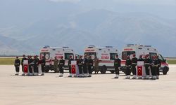 Pençe-Kilit Harekatı bölgesinde şehit olan askerler için Hakkari'de tören düzenlendi