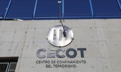 El Salvador'daki hapishaneye sınır dışı edilen göçmenlerin ABD'nin kontrolünde olduğu belirtildi