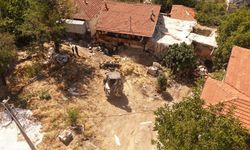 Burdur'da bir evden 20 kamyon çöp çıktı