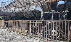 Diyarbakır'da çıkan yangında 3 iş yeri ve 19 traktör kullanılamaz hale geldi