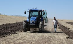 Diyarbakır'da uygulanan proje çiftçilere tarlasını sürücüsüz traktörle ekme imkanı sunacak