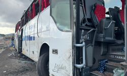 Kuzey Marmara Otoyolu'nda yolcu otobüsü bariyerlere çarptı, 3 kişi öldü, 20 kişi yaralandı