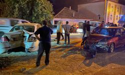 Sinop'ta iki otomobilin çarpıştığı kazada 8 kişi yaralandı