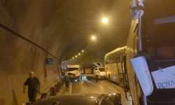 Antalya'da zincirleme trafik kazasında 10 kişi yaralandı