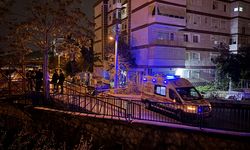 İzmir'de bıçaklı kavgada 1 kişi öldü, 2 kişi yaralandı