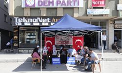 Muş'ta evlatlarına kavuşmak isteyen aileler, DEM Parti önündeki eylemlerini sürdürdü