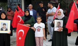 Vanlı aileler DEM Parti binası önündeki 'evlat nöbeti'ni sürdürdü