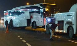 Bolu Dağı'nda tır ile otobüsün çarpıştığı kaza ulaşımı aksattı