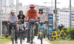 Bisikletle dünya turuna çıkan Fransız ailenin durağı İzmir oldu