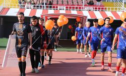 Eskişehir'de lösemili çocuklar yararına futbol maçı oynandı