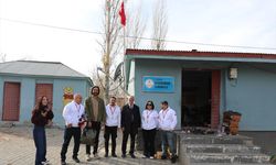 Iğdır'da 500 öğrenciye yardımseverlerden bot ve mont desteği