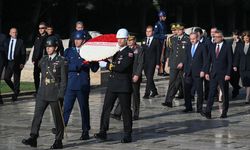 KKTC Cumhurbaşkanı Erhürman, Anıtkabir'i ziyaret etti