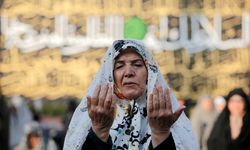 Son 60 yılın en sert kuraklığı olan Tahran'da halk, yağmur duasına çıktı